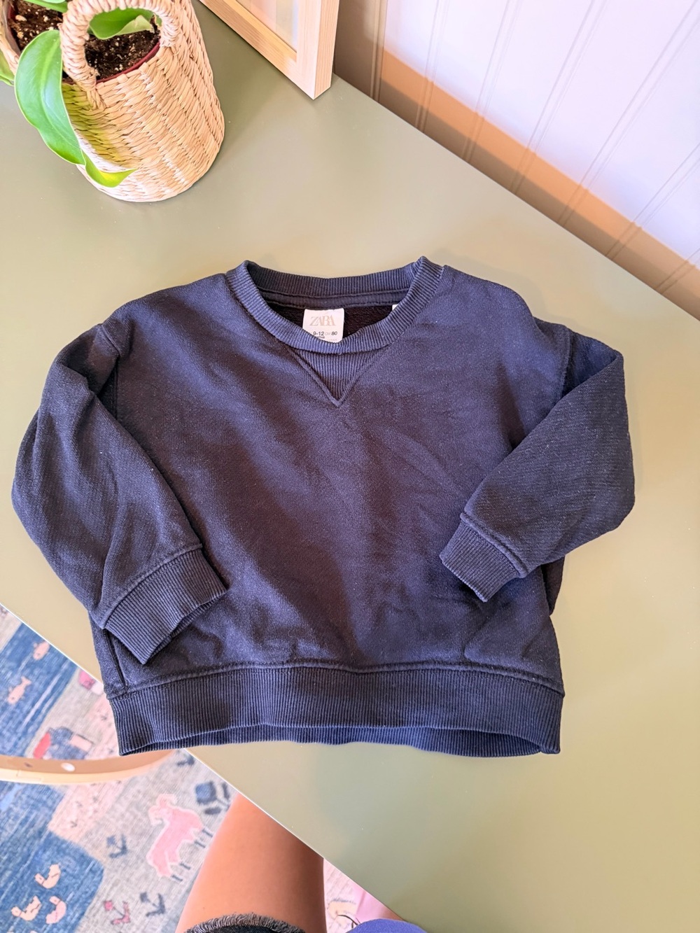 Zara Baby Black Crewneck Sweatshirt